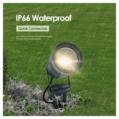 Zimno białe oświetlenie krajobrazowe na zewnątrz