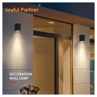 Światło LED zewnętrzne zewnętrzne Led Light Square 8W DC 24v Warm White SMD LED Casting Aluminium Housing Multifunction Beam Angle